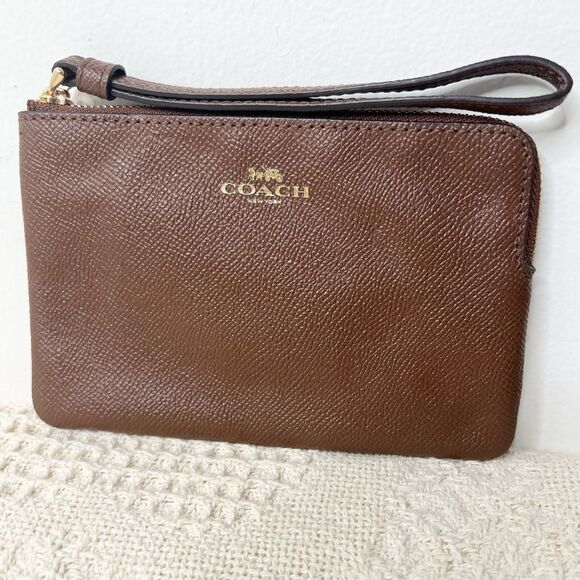 Coach Corner Zip Wristlet F58032 Crossgrain Leather Saddle 2 Light Gold - Picture 1 of 5